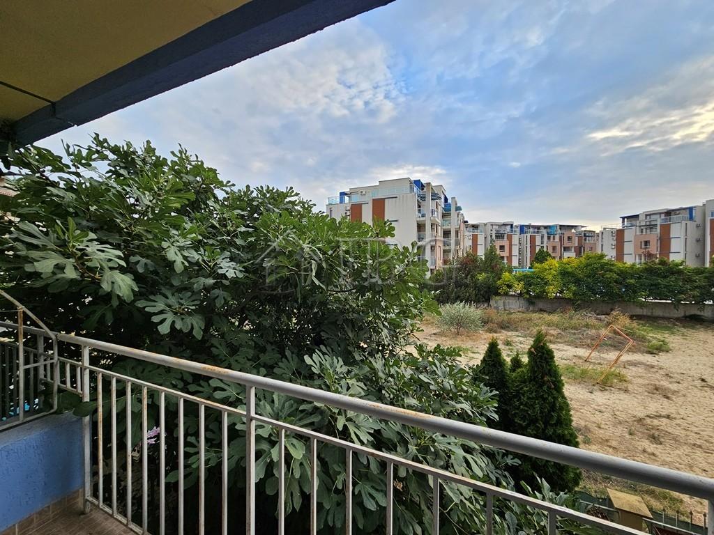 Spacious 1-bedroom apartment in complex Aqua Blue, Sunny Beach — photo 7 of 23