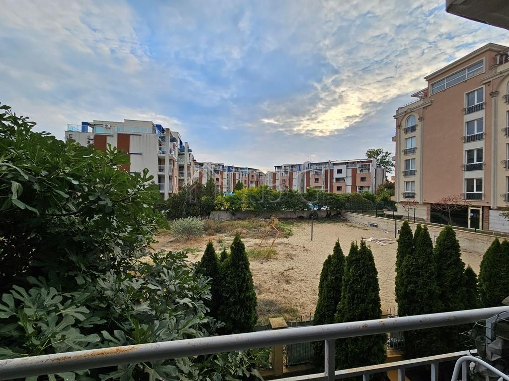 Spacious 1-bedroom apartment in complex Aqua Blue, Sunny Beach — photo 22 of 23