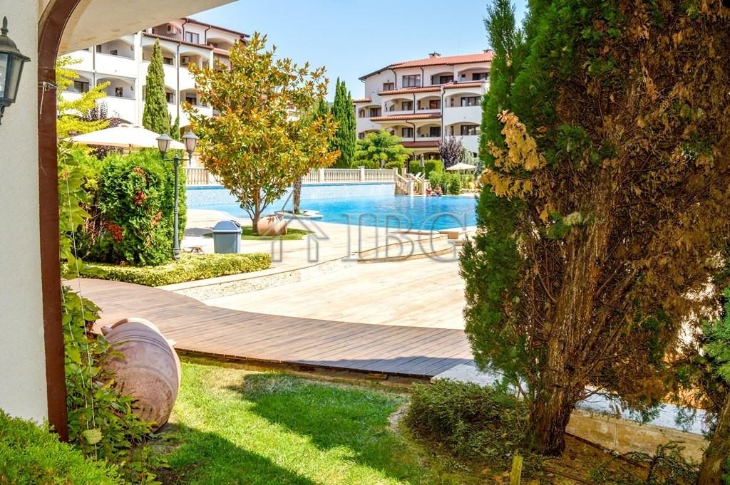 Spacious 3-Bedroom Apartment with 3 Bathrooms & two patios with gardens CASA REAL, Sveti Vlas — photo 2