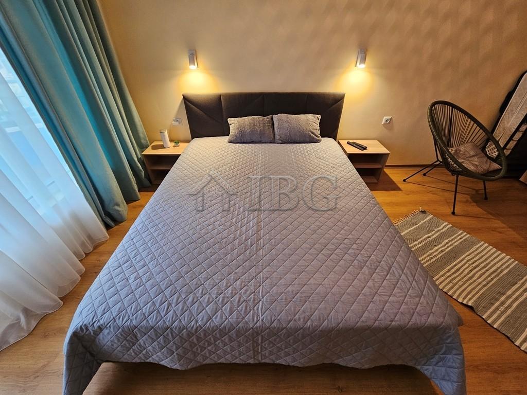 Spacious 1-bedroom apartment in complex Aqua Blue, Sunny Beach — photo 16 of 23