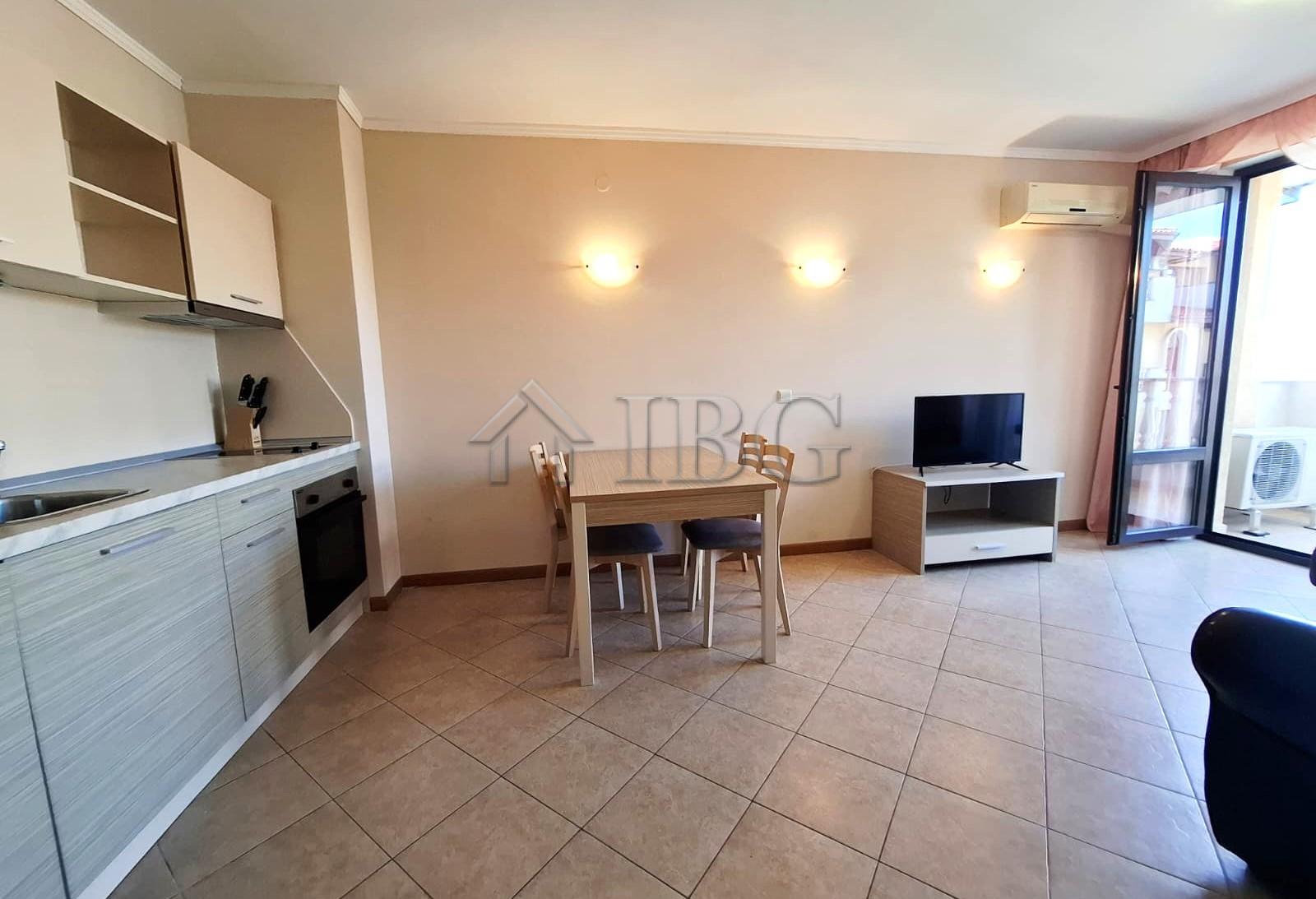 Apartment with One Bedroom and Pool View Royal Sun, Sunny Beach — photo 3