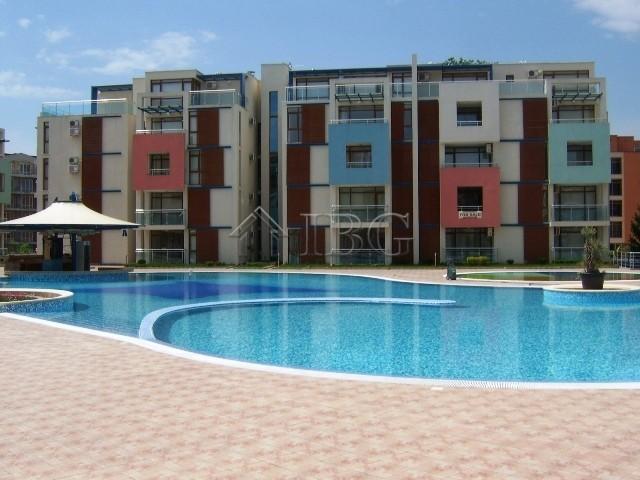 Studio with separate kitchen and balcony with pool view Sun City 1, Sunny Beach — photo 19 of 19