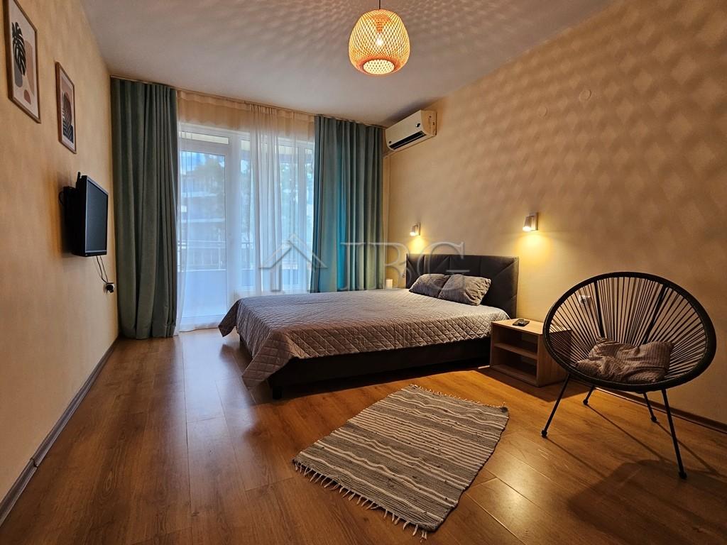 Spacious 1-bedroom apartment in complex Aqua Blue, Sunny Beach — photo 3