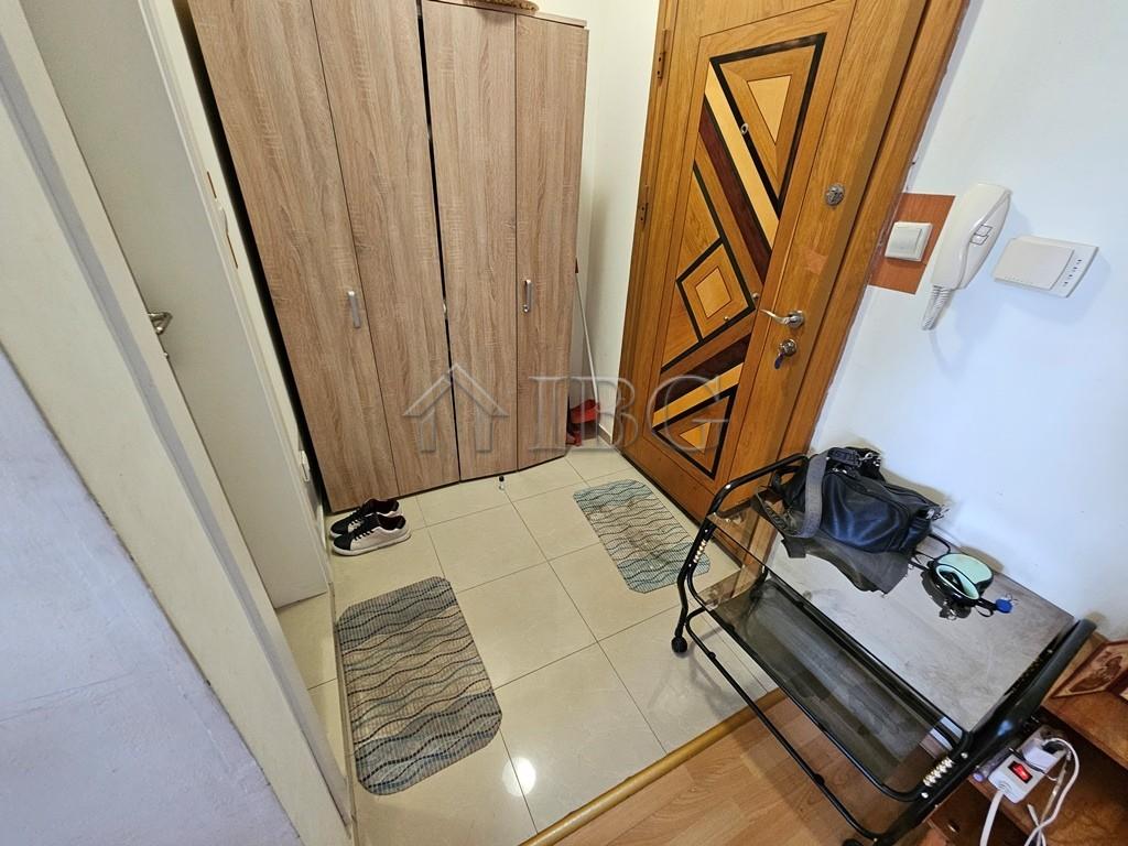 Studio with separate kitchen and balcony with pool view Sun City 1, Sunny Beach — photo 13 of 19
