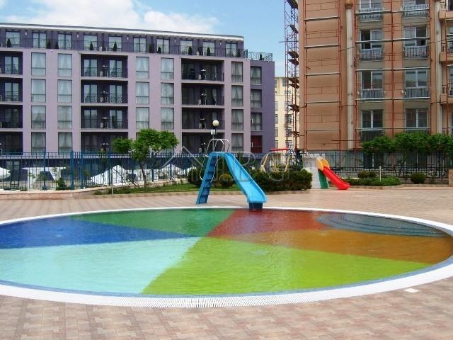 Studio with separate kitchen and balcony with pool view Sun City 1, Sunny Beach — photo 17 of 19