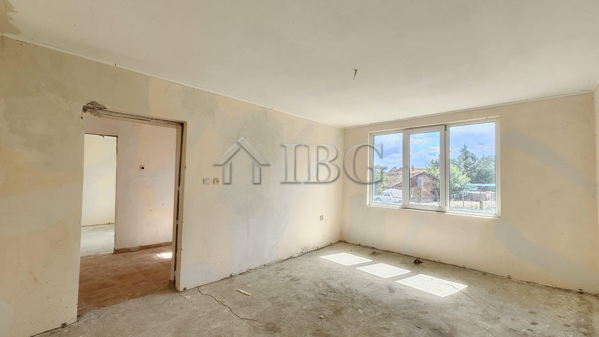 One-Storey Budget House for Sale in Dyulevo Village, Burgas Region, Bulgaria — photo 13 of 15