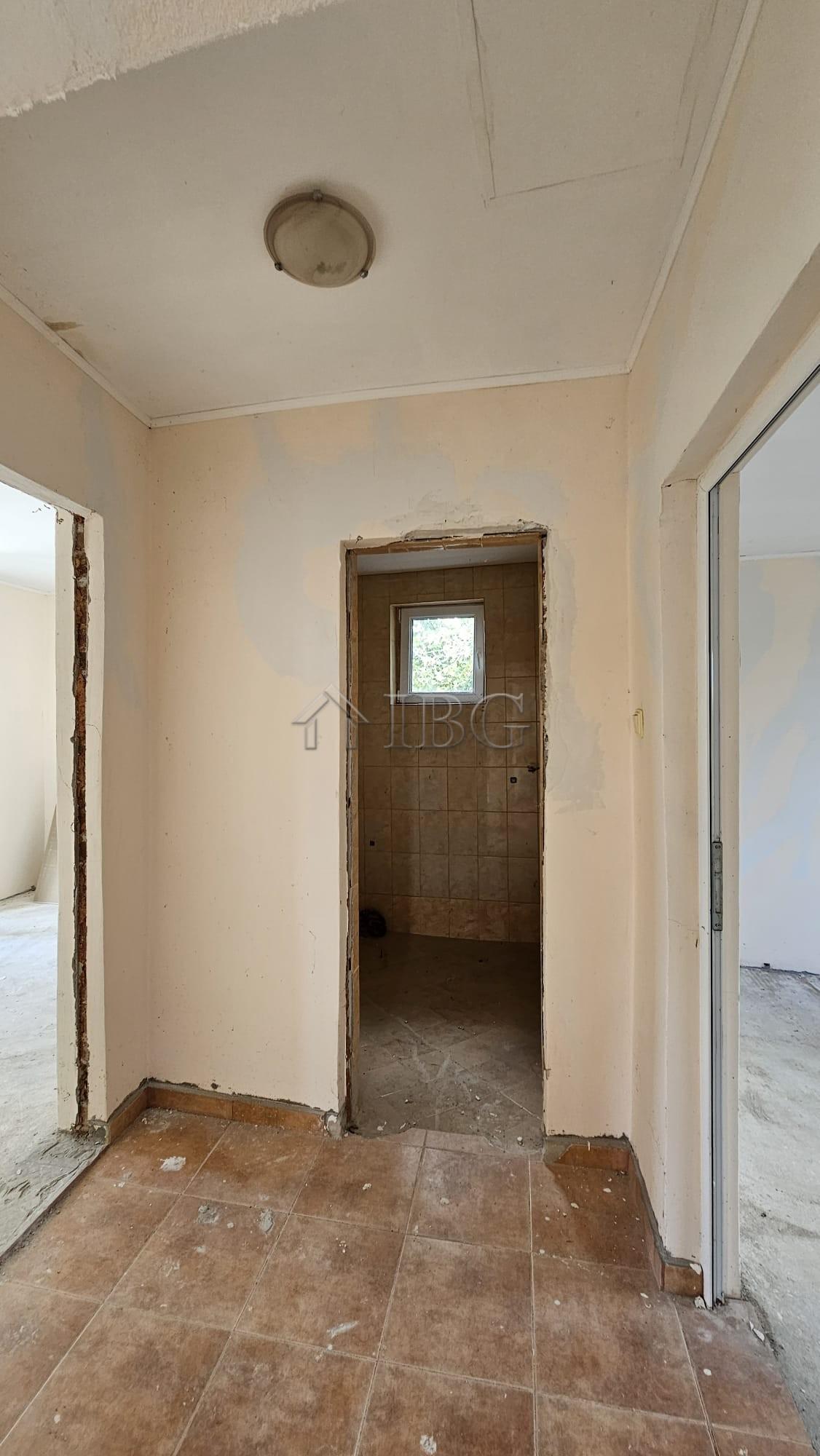One-Storey Budget House for Sale in Dyulevo Village, Burgas Region, Bulgaria — photo 9 of 15
