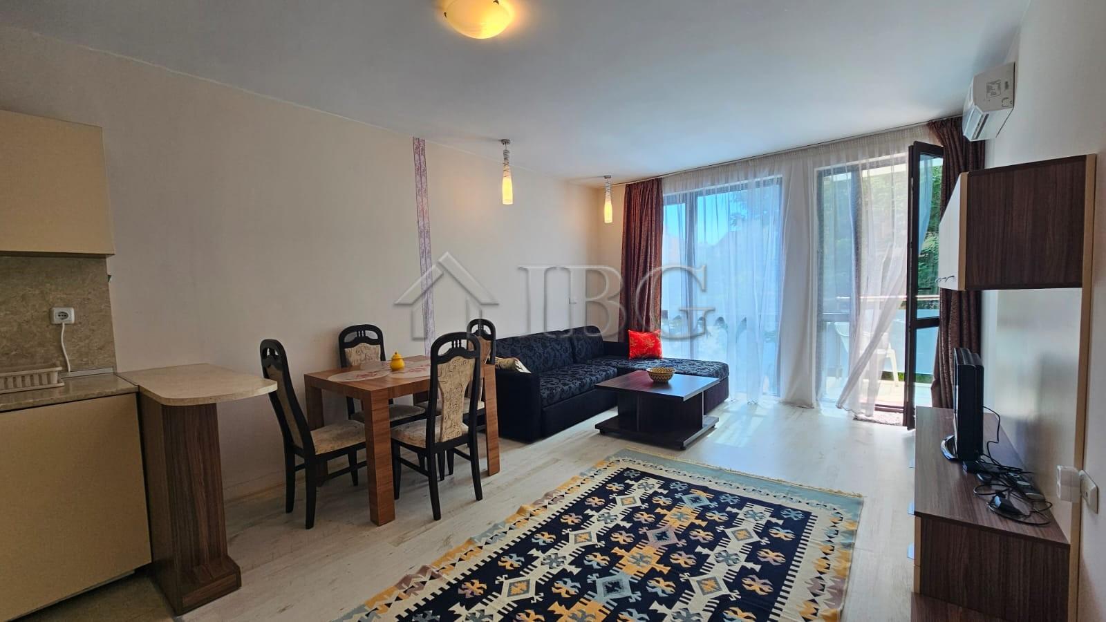 Bright and spacious one bedroom apartment with Pool View in Sun Gate, Sunny Beach — photo 2