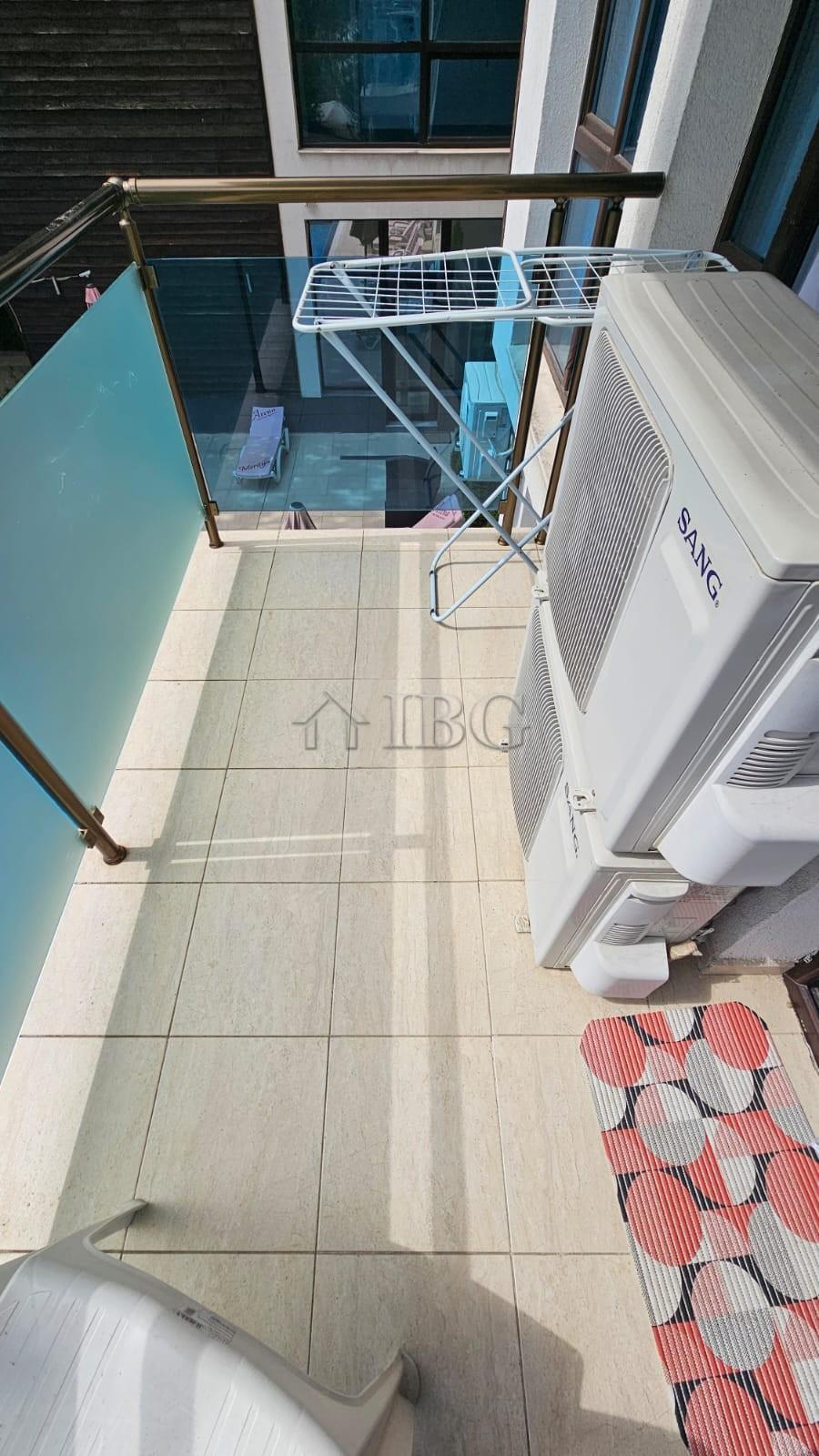 Bright and spacious one bedroom apartment with Pool View in Sun Gate, Sunny Beach — photo 9 of 15