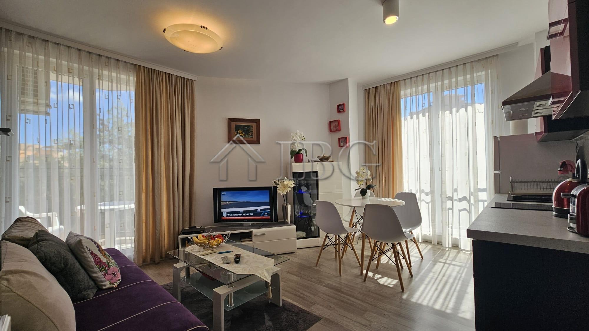 Apartment with 2 rooms and Low Maintenance Fee Golden Day, Sunny Beach — Sunny Beach