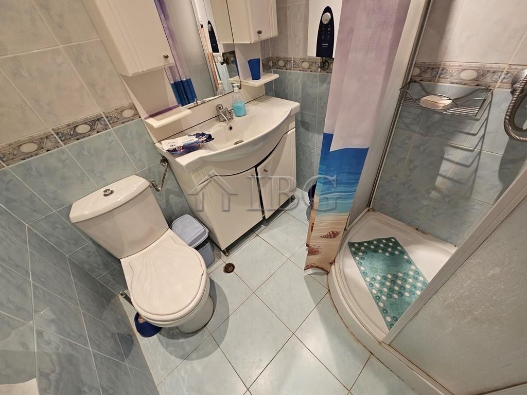 Studio with separate kitchen and balcony with pool view Sun City 1, Sunny Beach — photo 15 of 19