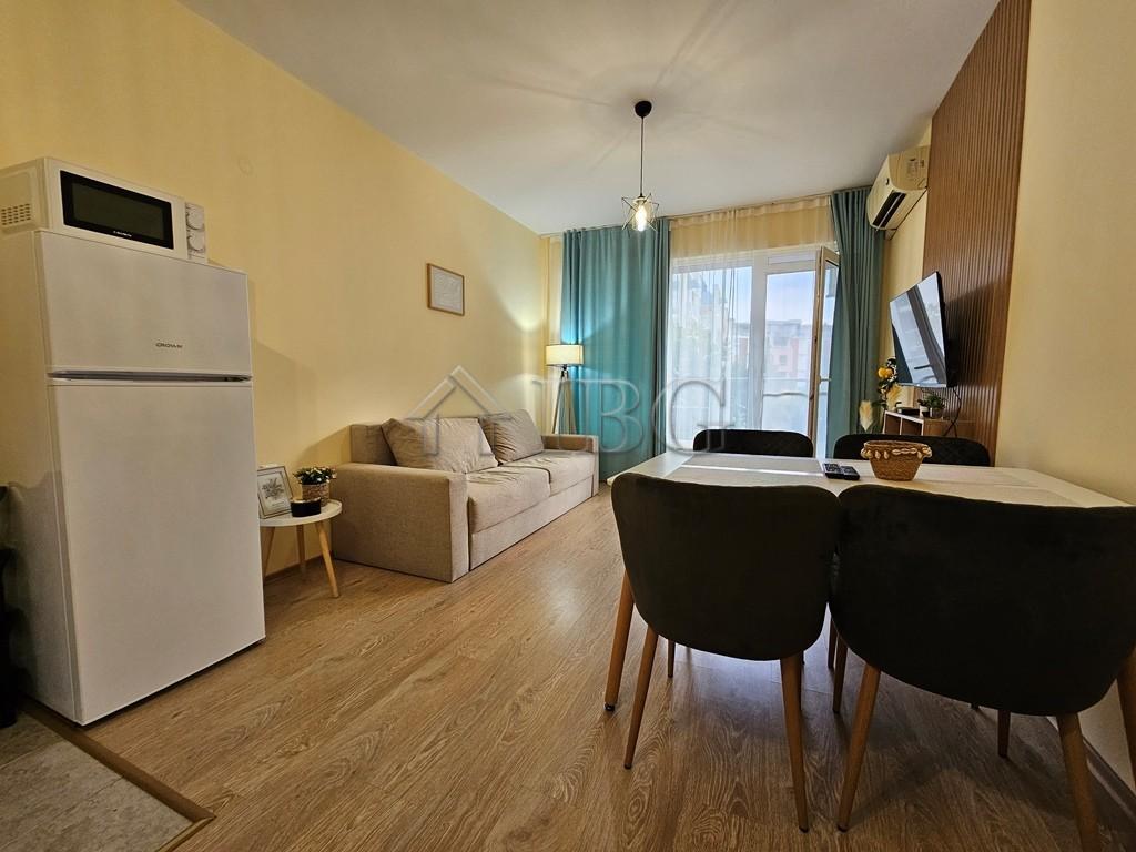 Spacious 1-bedroom apartment in complex Aqua Blue, Sunny Beach — photo 12 of 23
