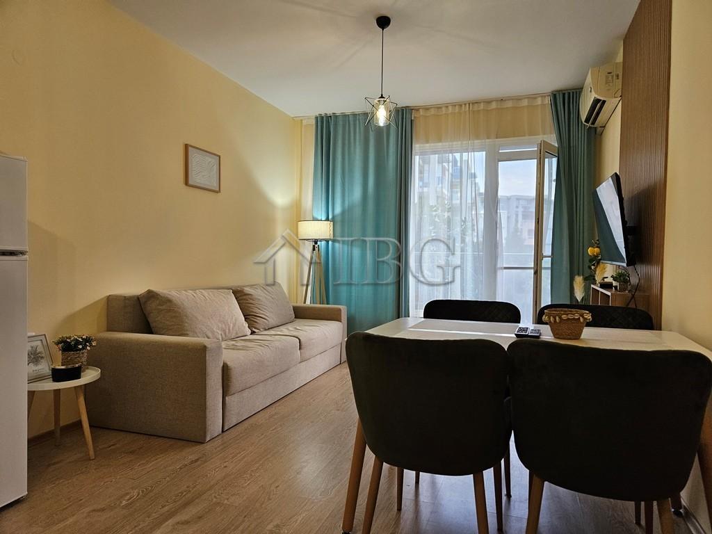 Spacious 1-bedroom apartment in complex Aqua Blue, Sunny Beach — photo 4