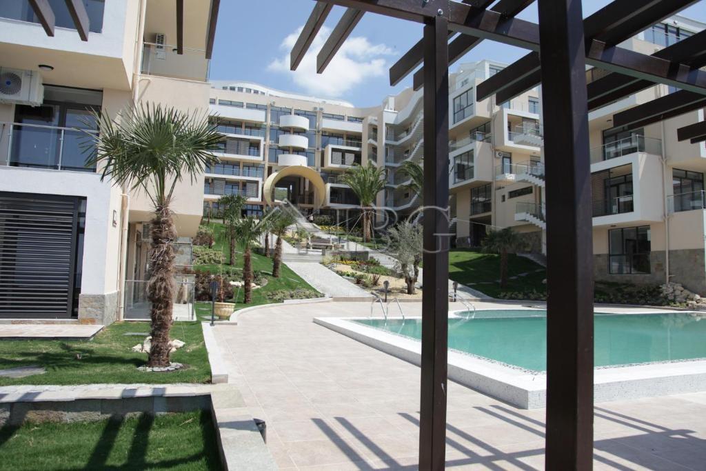 Renovated 1-Bedroom Apartment with Sea View Dolce Vita 2, Sveti Vlas — photo 24 of 25
