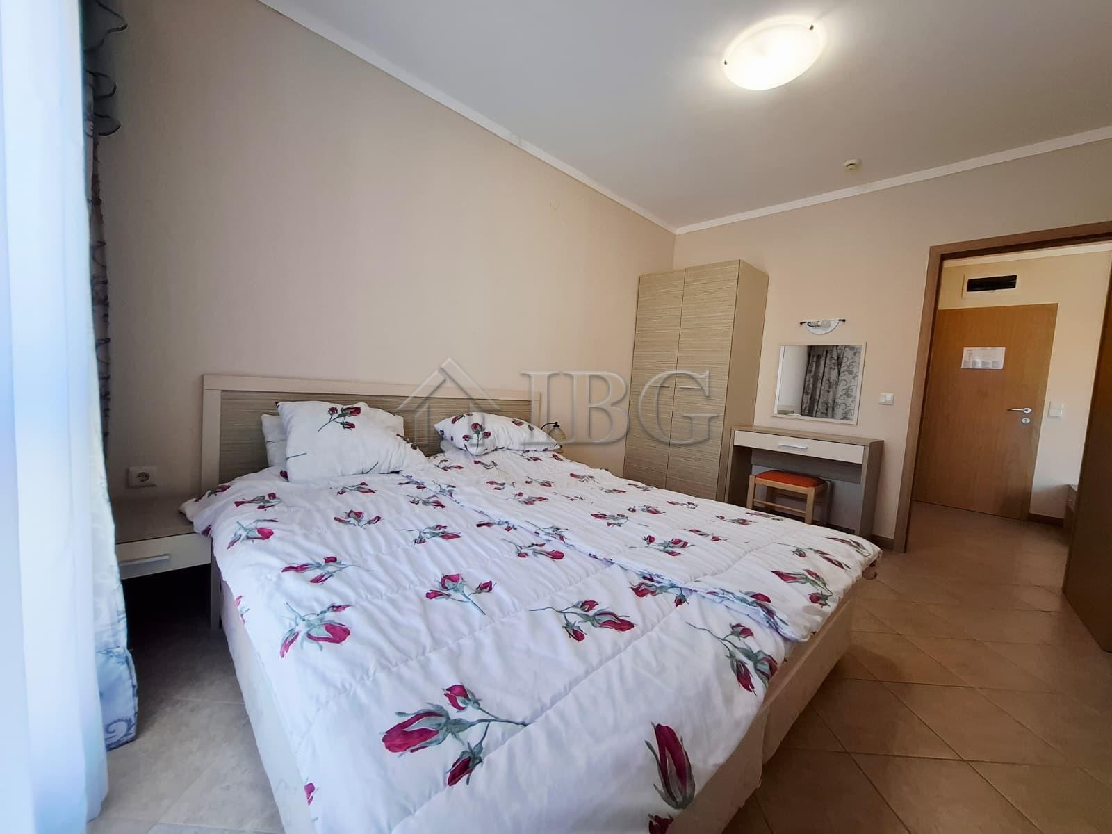 Apartment with One Bedroom and Pool View Royal Sun, Sunny Beach — photo 11 of 25