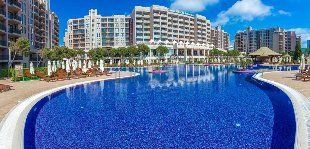 For Sale: 1-Bedroom Apartment with Partial Sea View Royal Beach Barcelo, Sunny Beach — main photo