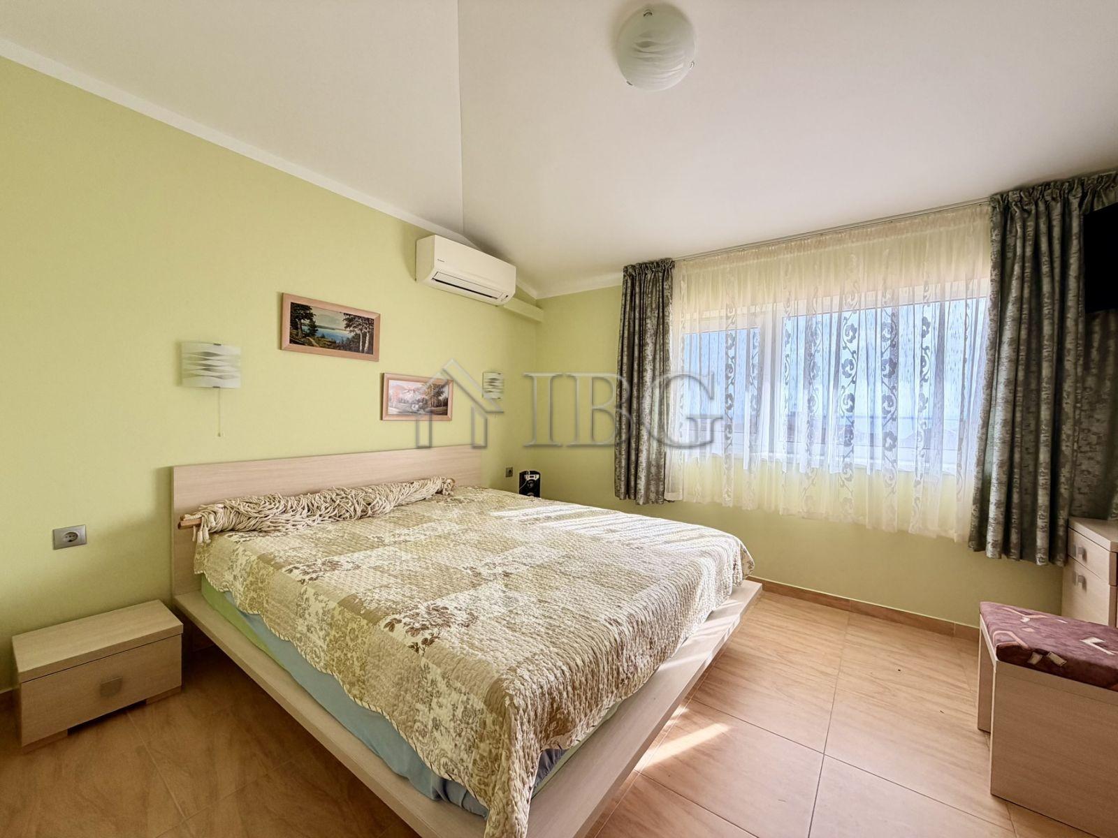 Two-Bedroom Penthouse with Sea View in Aqua Dreams, Sveti Vlas — photo 15 of 18