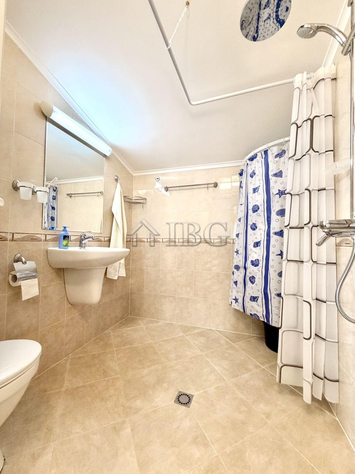 Two-Bedroom Penthouse with Sea View in Aqua Dreams, Sveti Vlas — photo 17 of 18