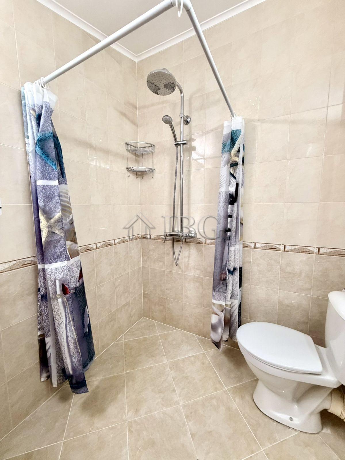 Two-Bedroom Penthouse with Sea View in Aqua Dreams, Sveti Vlas — photo 13 of 18