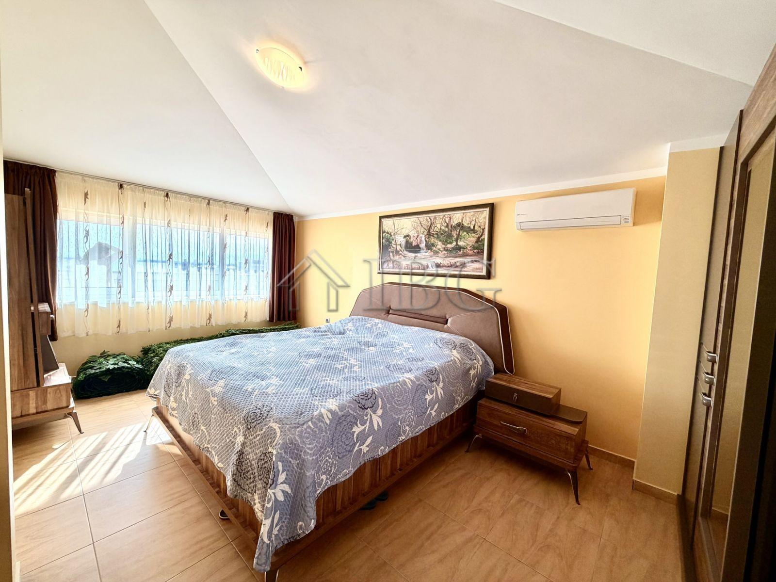 Two-Bedroom Penthouse with Sea View in Aqua Dreams, Sveti Vlas — photo 10 of 18