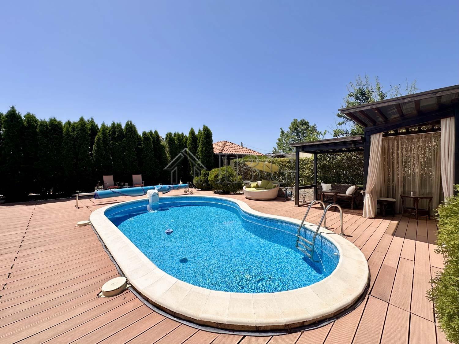 Two-Storied House with sea view and Pool for Sale in Kosharitsa, Burgas Region — photo 9 of 25