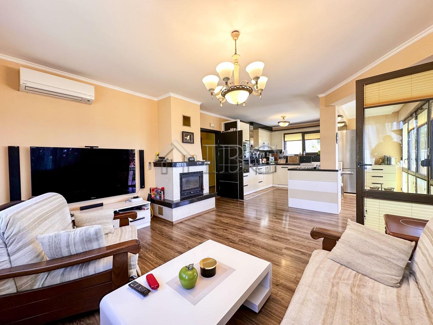 Two-Storied House with sea view and Pool for Sale in Kosharitsa, Burgas Region — photo 10 of 25