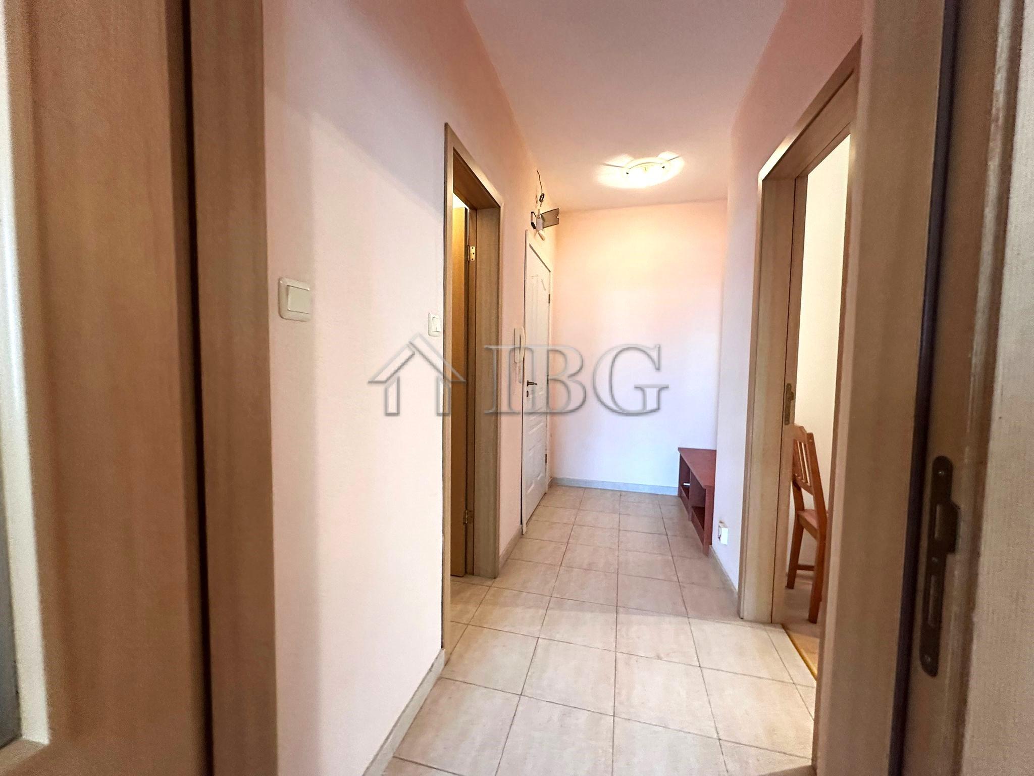 Spacious One-Bedroom Apartment with Pool View in Sunny Fort Complex, Sunny Beach — photo 16 of 25