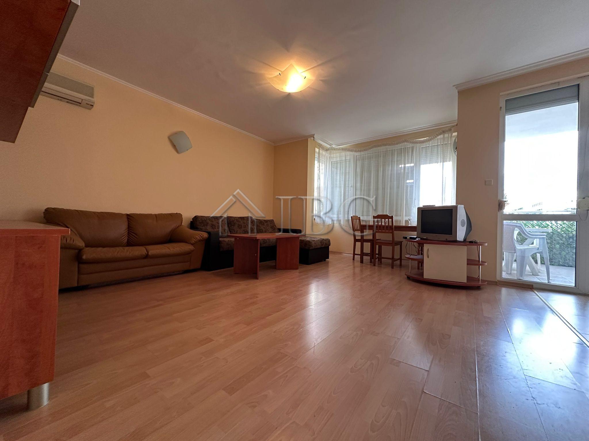 Spacious One-Bedroom Apartment with Pool View in Sunny Fort Complex, Sunny Beach — photo 4 of 25