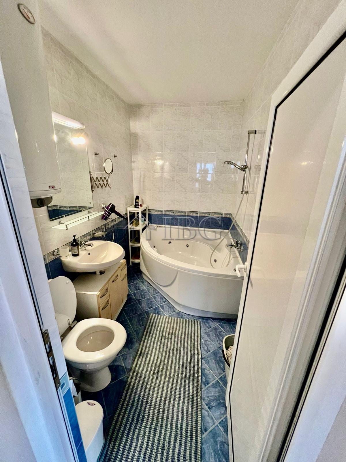 Two-Bedroom Apartment in Vista Del Mar, Ravda — photo 14 of 18