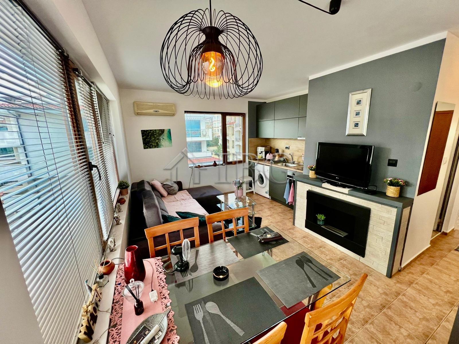 Two-Bedroom Apartment in Vista Del Mar, Ravda — Ulitsa