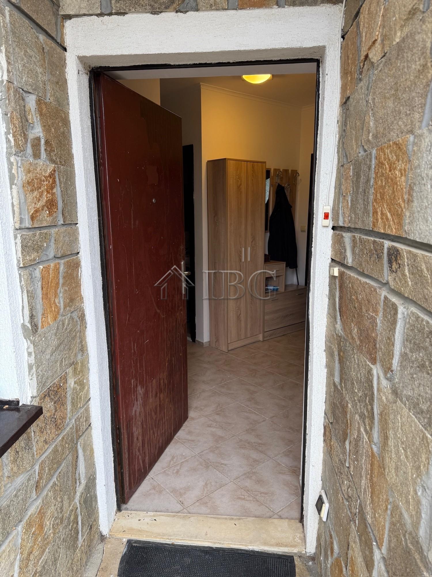 Charming 2-Bedroom Apartment in Bay View Villas, Kosharitsa — photo 13 of 25
