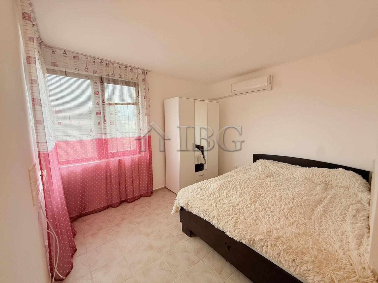 Charming 2-Bedroom Apartment in Bay View Villas, Kosharitsa — photo 9 of 25
