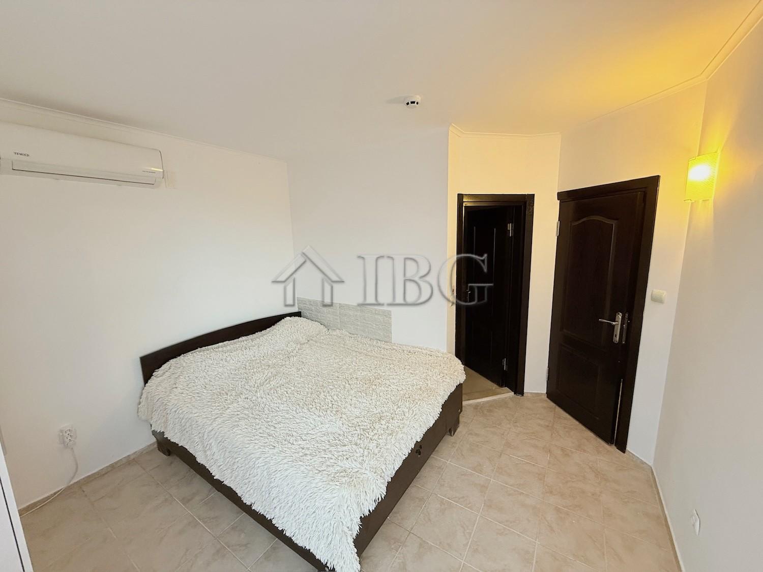 Charming 2-Bedroom Apartment in Bay View Villas, Kosharitsa — photo 8 of 25