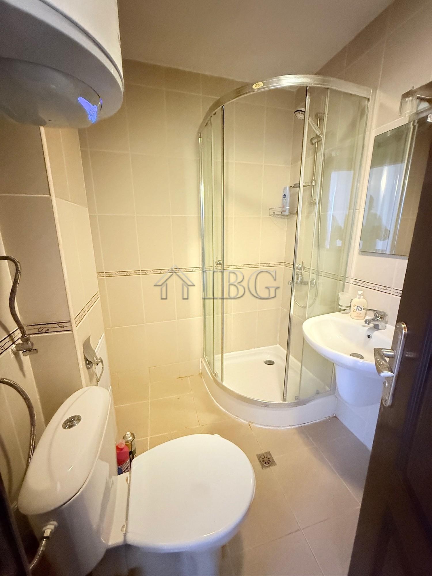 Charming 2-Bedroom Apartment in Bay View Villas, Kosharitsa — photo 21 of 25