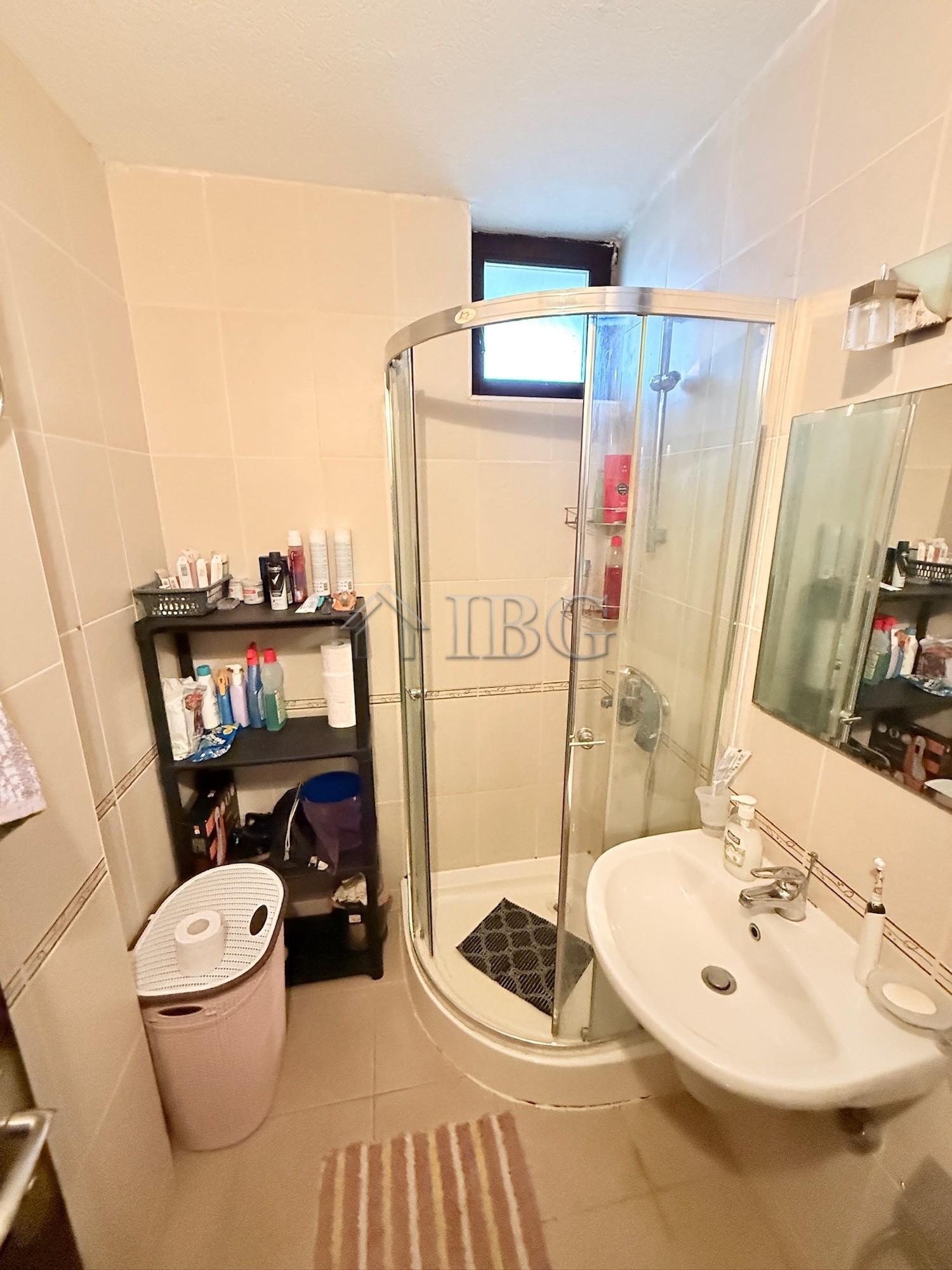Charming 2-Bedroom Apartment in Bay View Villas, Kosharitsa — photo 22 of 25