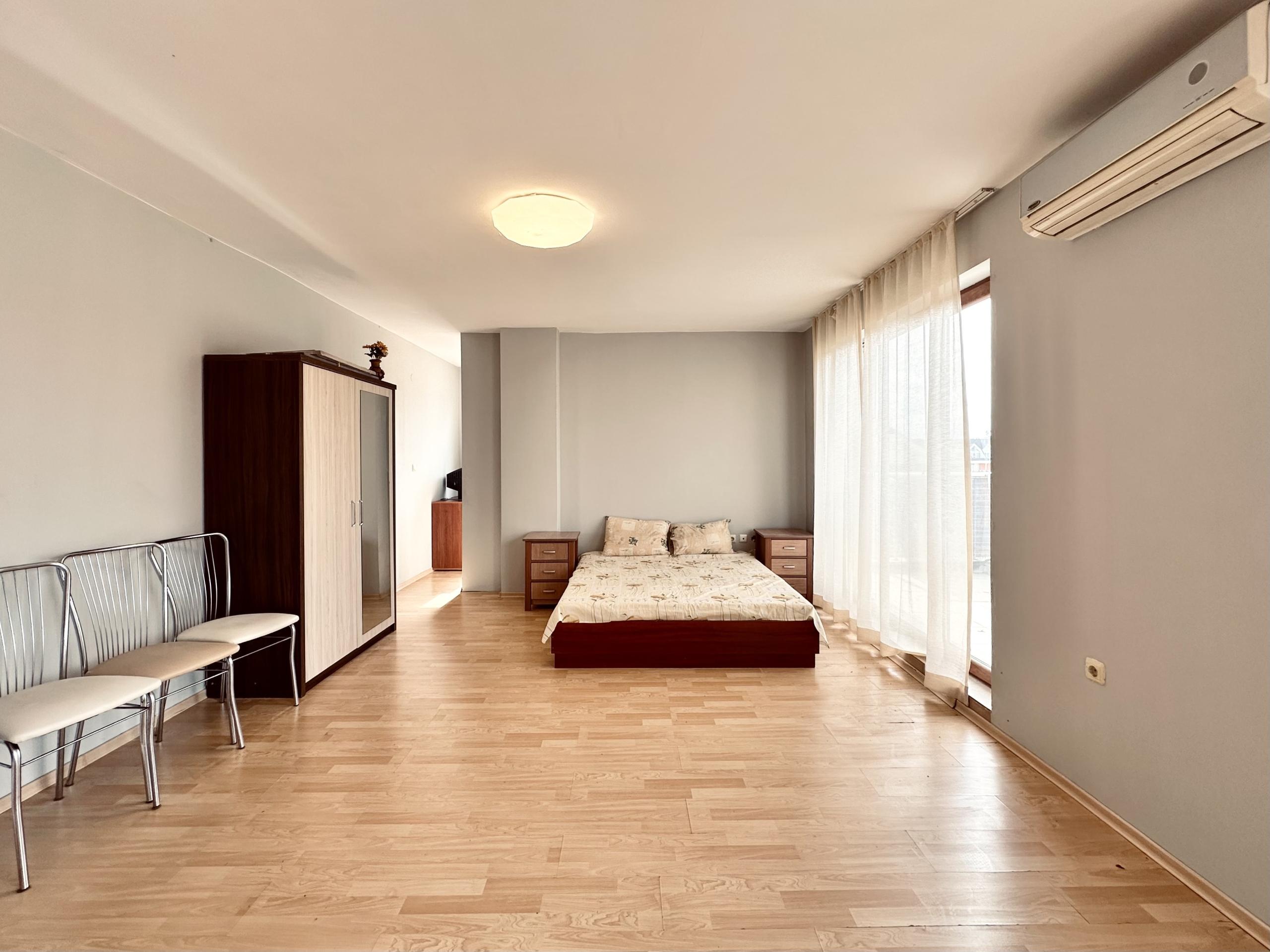 Studio with Pool and Sea View in Amadeus 11 Complex, Sunny Beach — photo 18 of 24