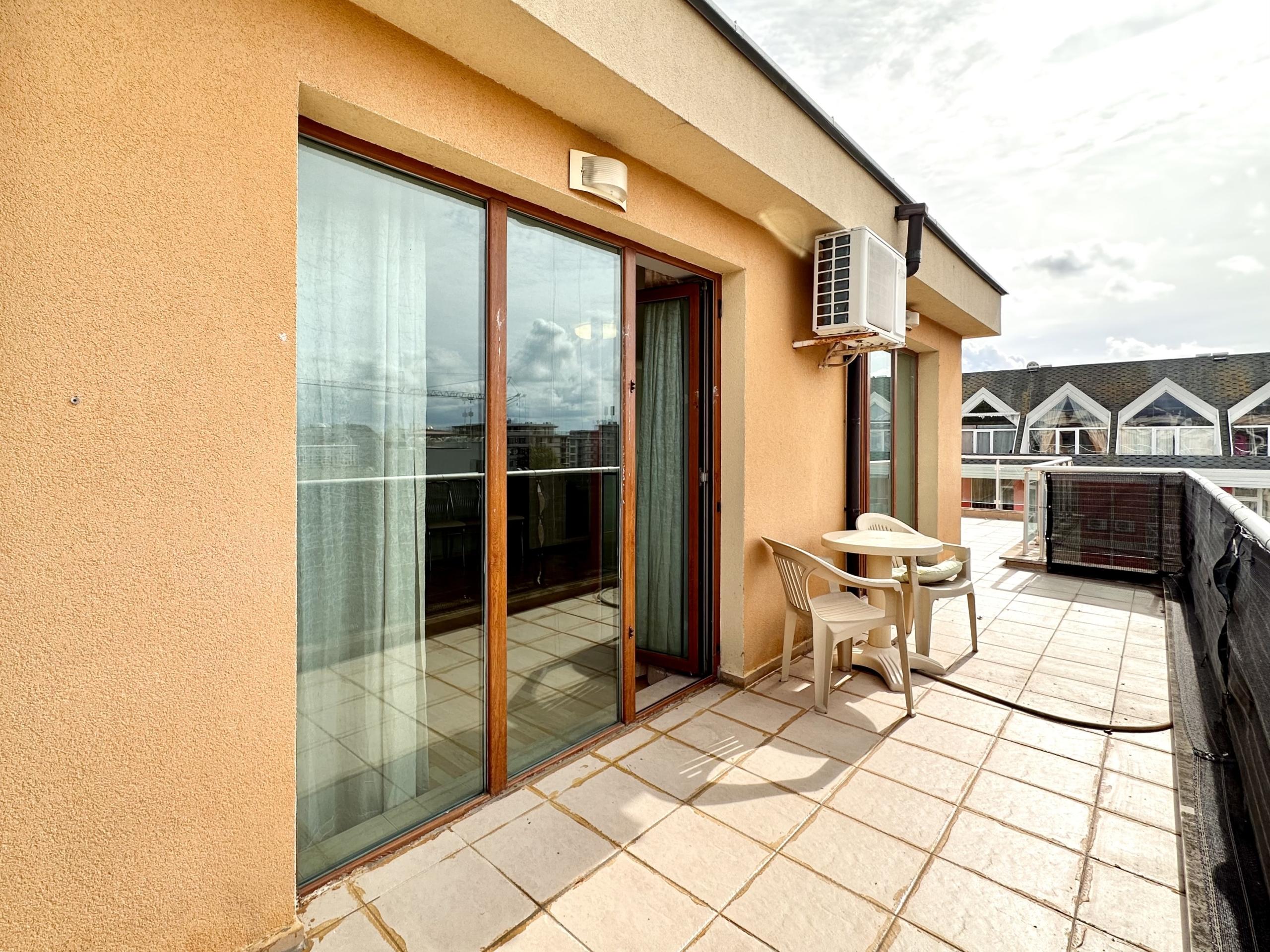 Studio with Pool and Sea View in Amadeus 11 Complex, Sunny Beach — photo 6 of 24