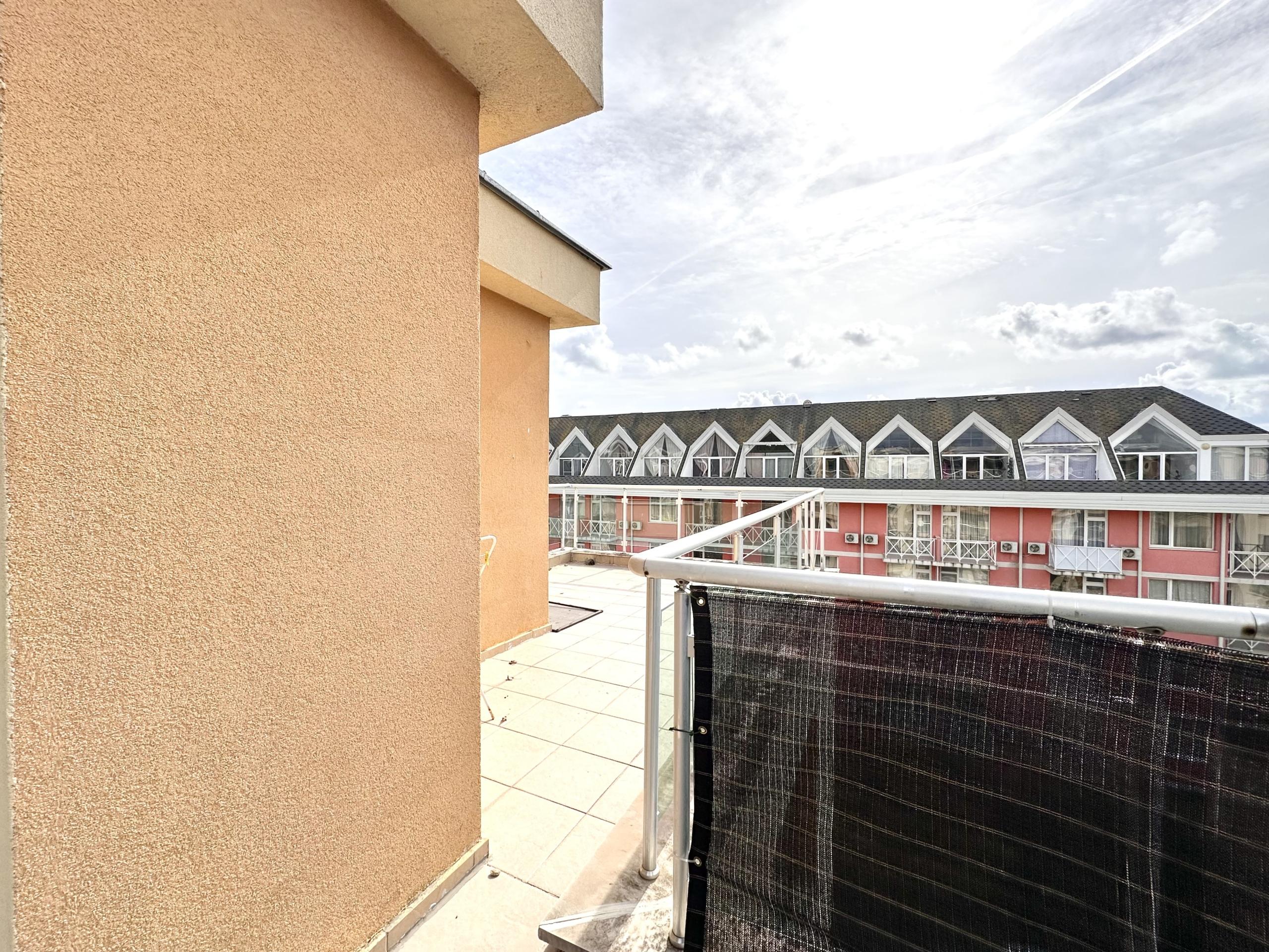 Studio with Pool and Sea View in Amadeus 11 Complex, Sunny Beach — photo 8 of 24