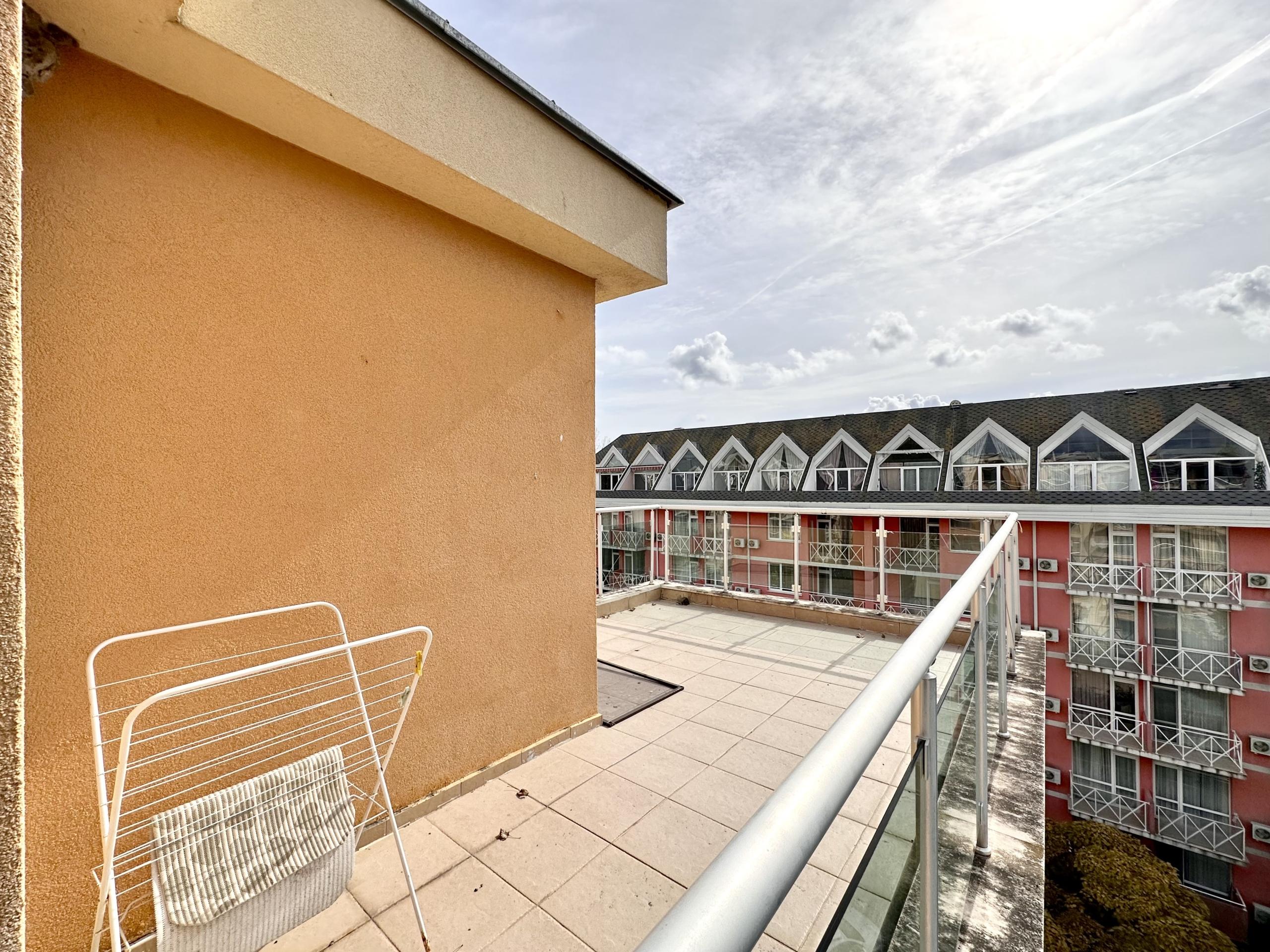 Studio with Pool and Sea View in Amadeus 11 Complex, Sunny Beach — photo 10 of 24