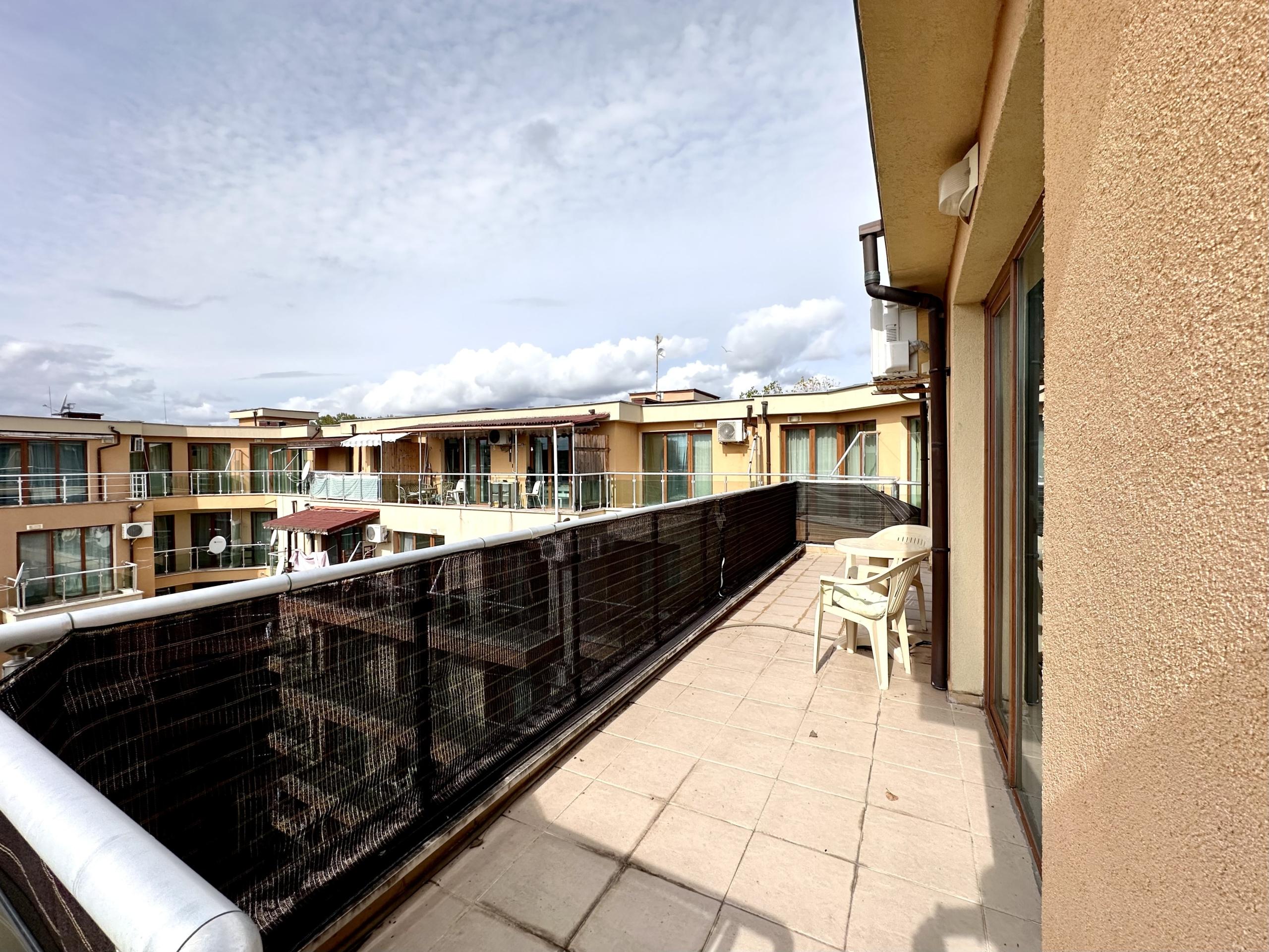 Studio with Pool and Sea View in Amadeus 11 Complex, Sunny Beach — photo 11 of 24