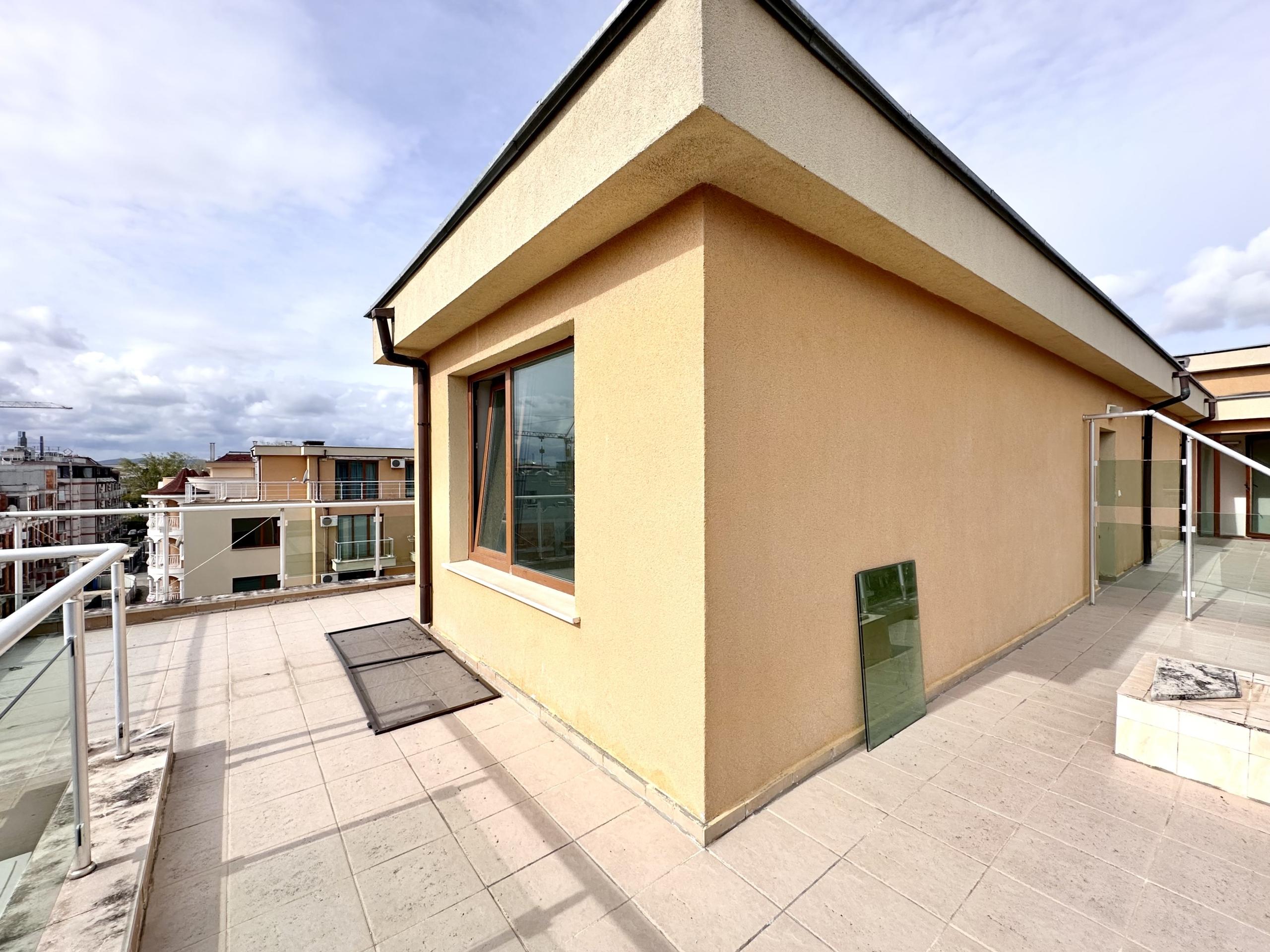 Studio with Pool and Sea View in Amadeus 11 Complex, Sunny Beach — photo 9 of 24