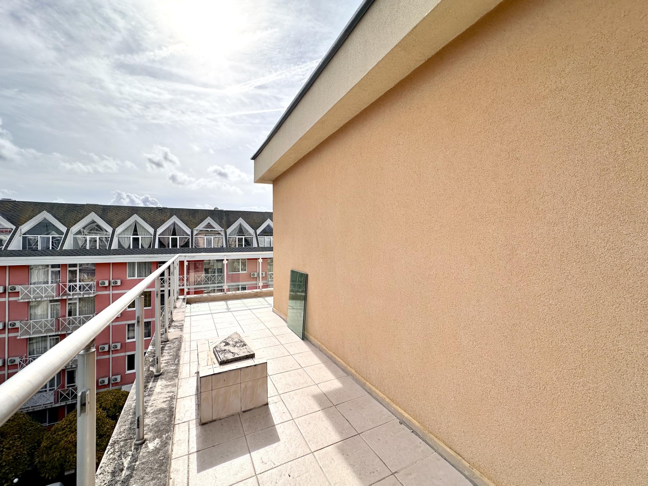 Studio with Pool and Sea View in Amadeus 11 Complex, Sunny Beach — photo 12 of 24