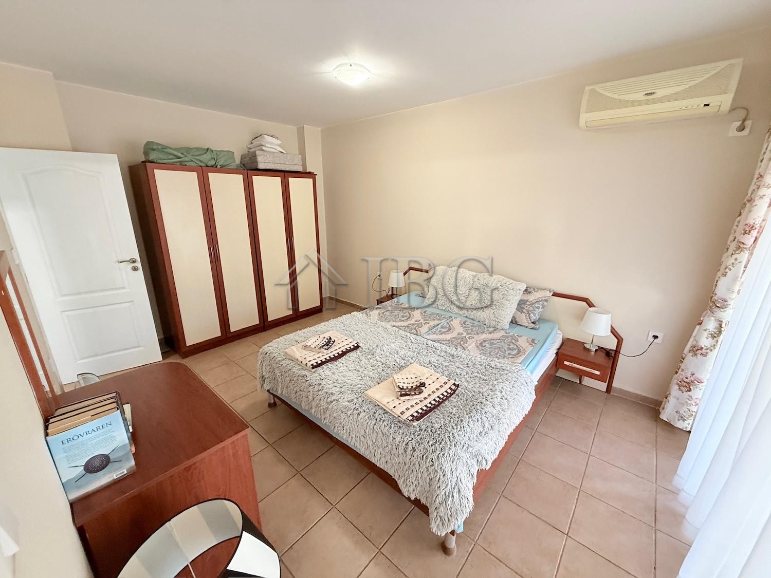 2 Bedroom Apartment with 2 bathrooms and Pool View in Summer Dreams, Sunny Beach — photo 11 of 24