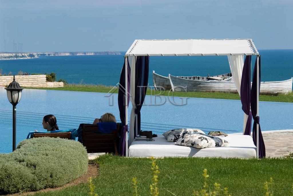2-Bedroom Apartment with amazing Sea and Pool View - Kaliakria Resort — photo 17 of 19