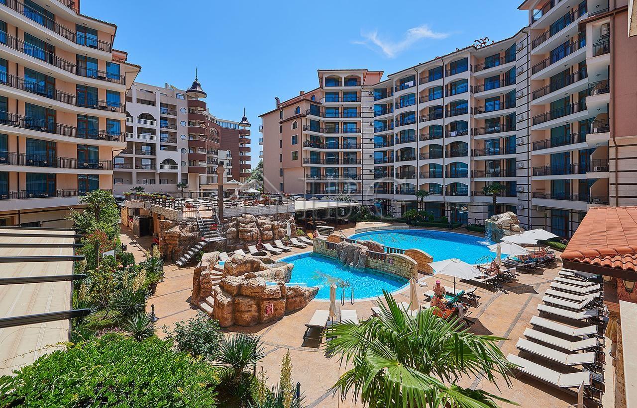 Bright 1-Bedroom Apartment - 200 m from the Beach Karolina Complex — Sunny Beach