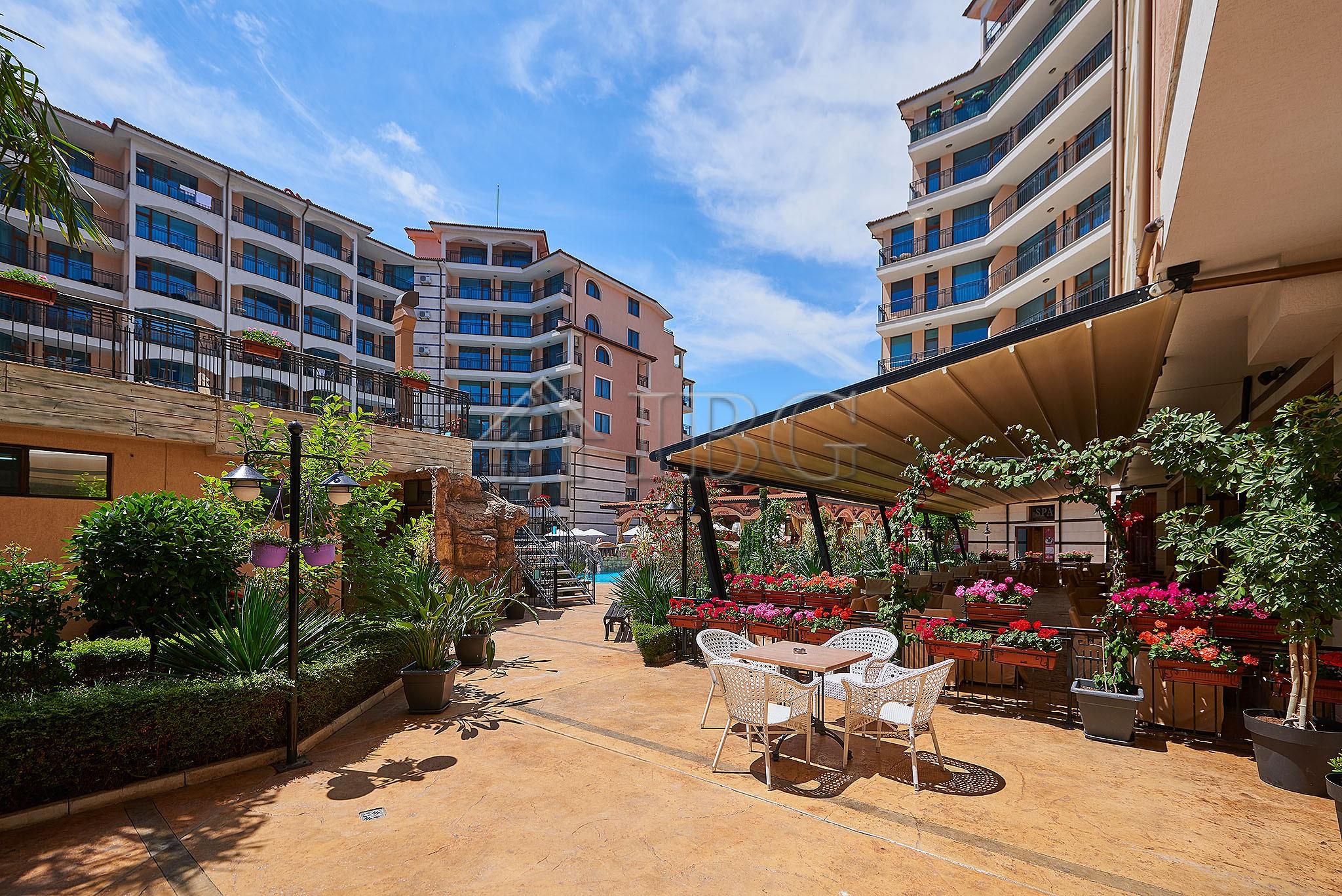 Bright 1-Bedroom Apartment - 200 m from the Beach Karolina Complex — photo 20 of 21