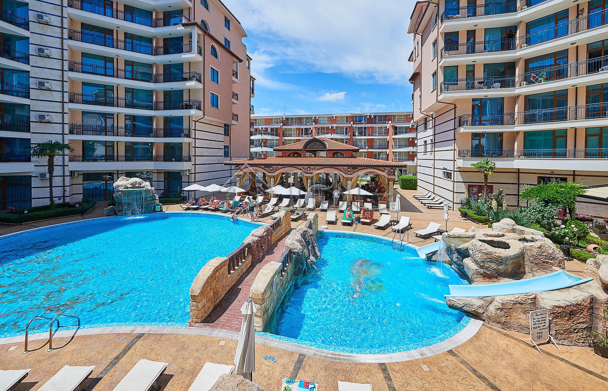 Bright 1-Bedroom Apartment - 200 m from the Beach Karolina Complex — photo 2