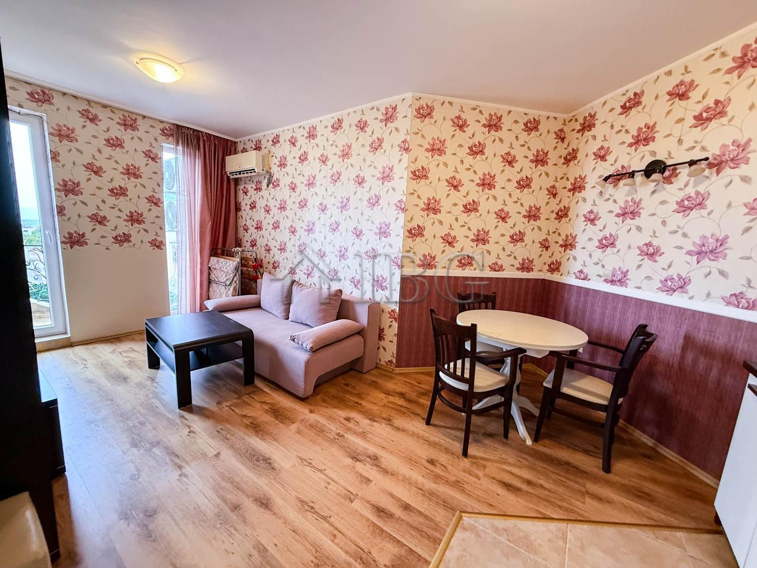 1-Bedroom Apartment with Pool View Melia 8, Ravda 100m from the Beach — photo 4 of 18
