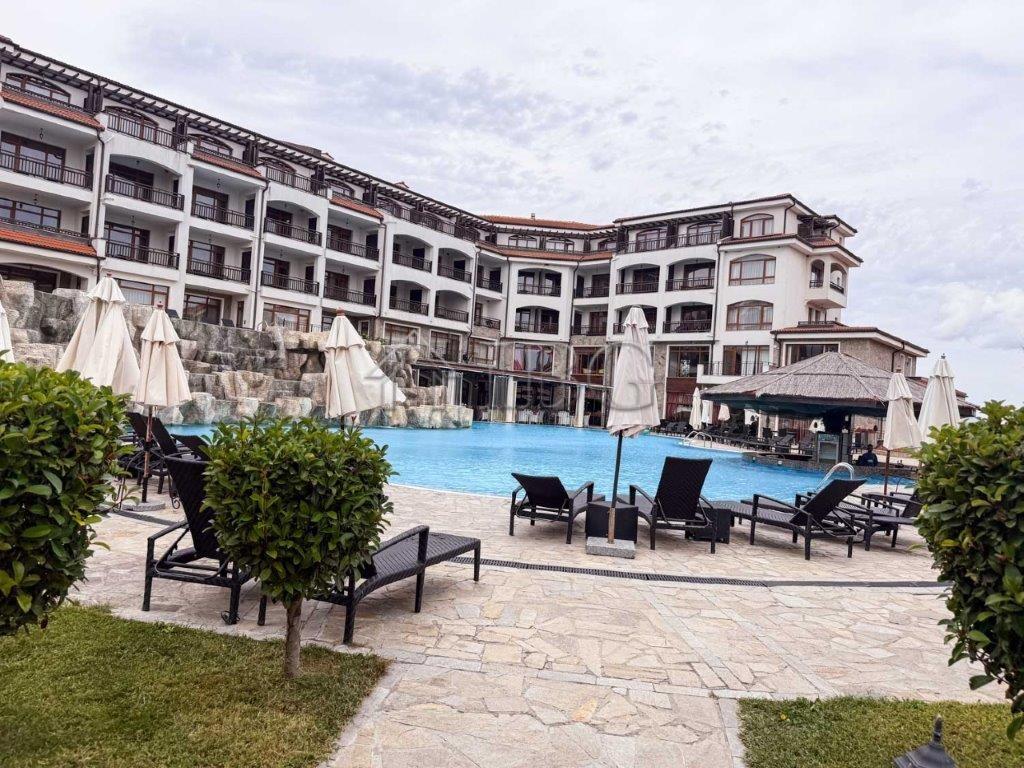 1-Bedroom Apartment with Big Veranda Vineyards Resort, Aheloy — photo 13 of 19