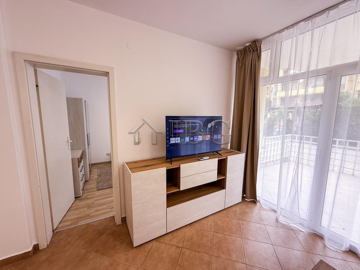 Renovated One-Bedroom Apartment with Large Terrace Barco Del Sol, Sunny Beach — photo 17 of 25